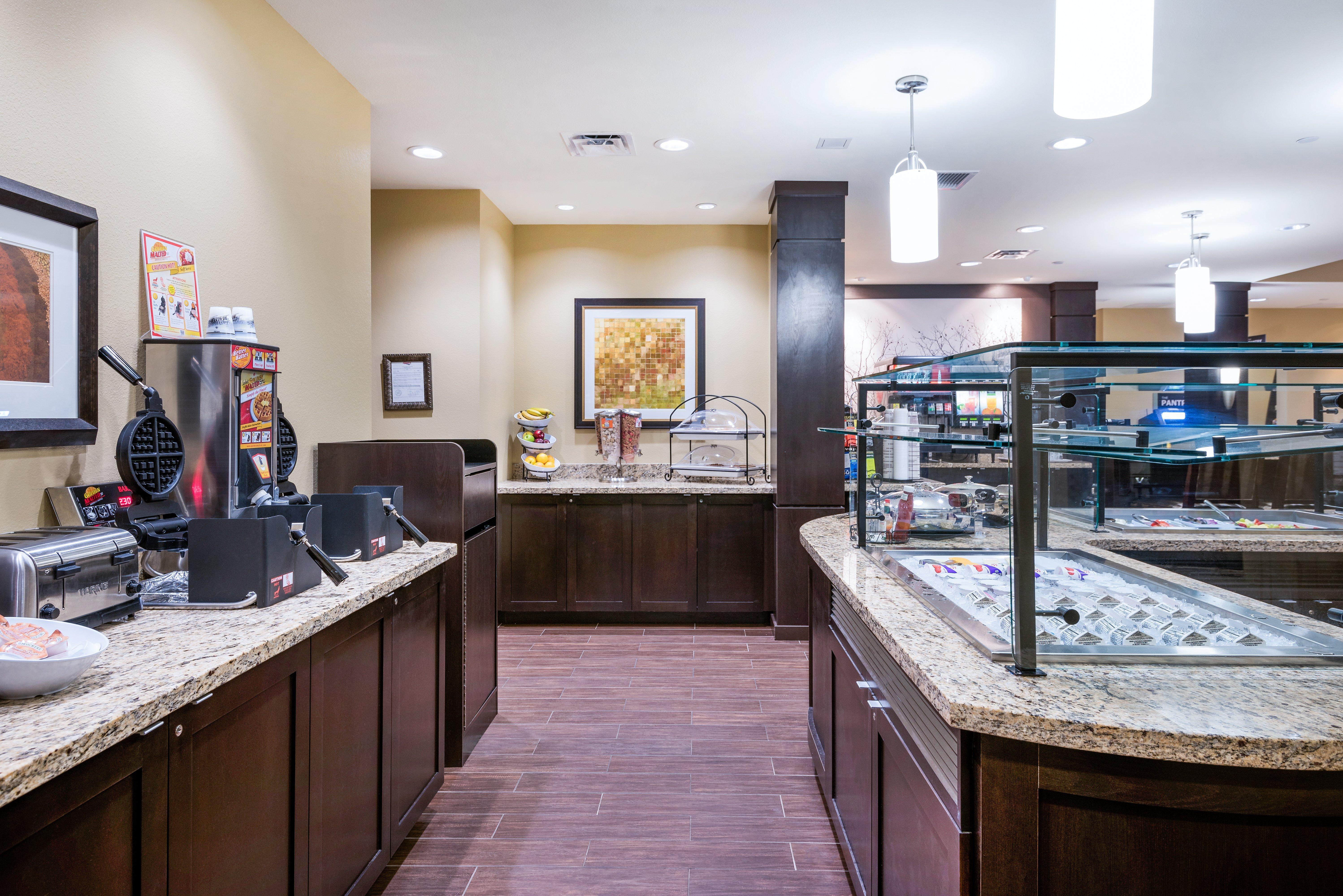 Staybridge Suites Eau Claire - Altoona By Ihg מראה חיצוני תמונה