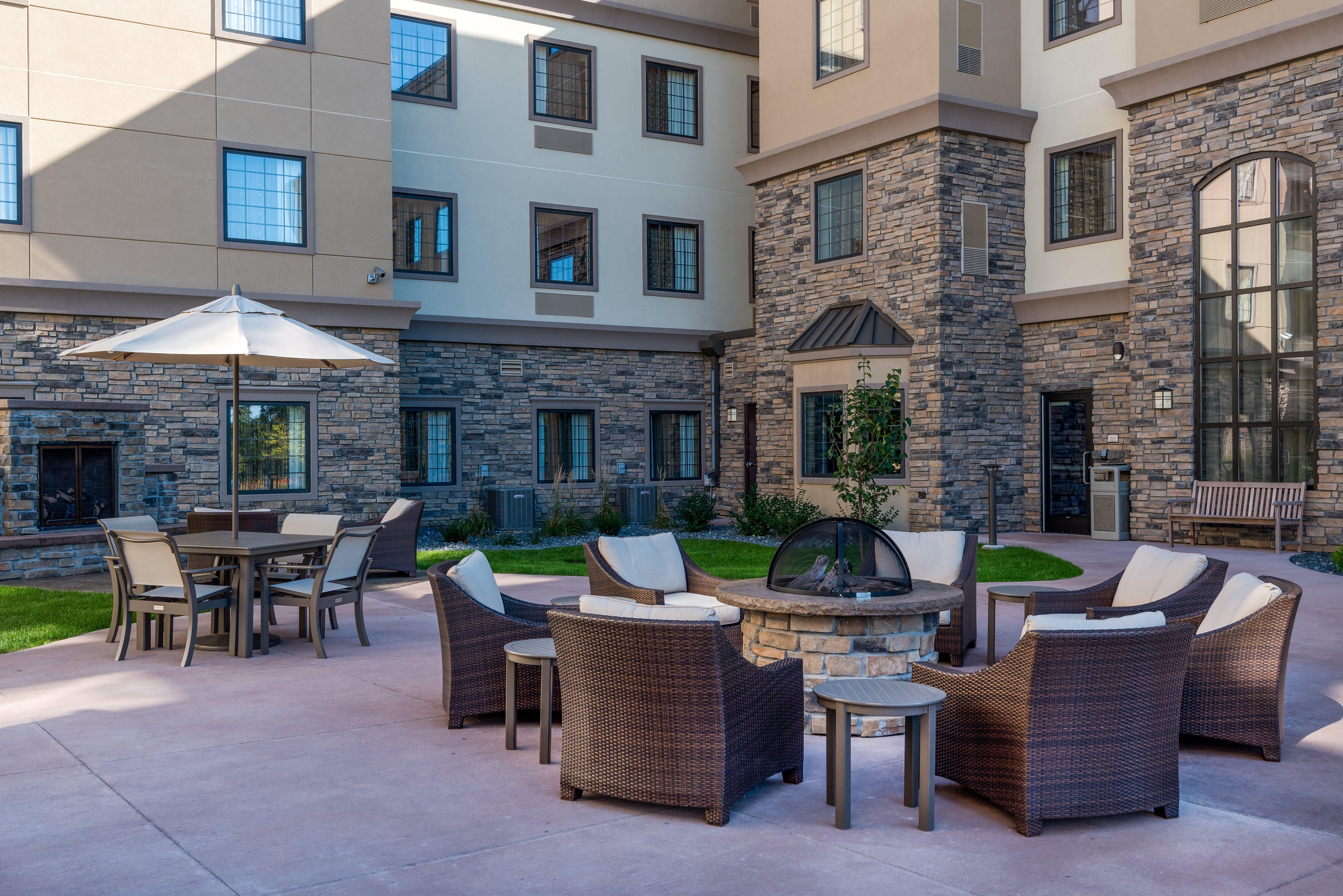 Staybridge Suites Eau Claire - Altoona By Ihg מראה חיצוני תמונה