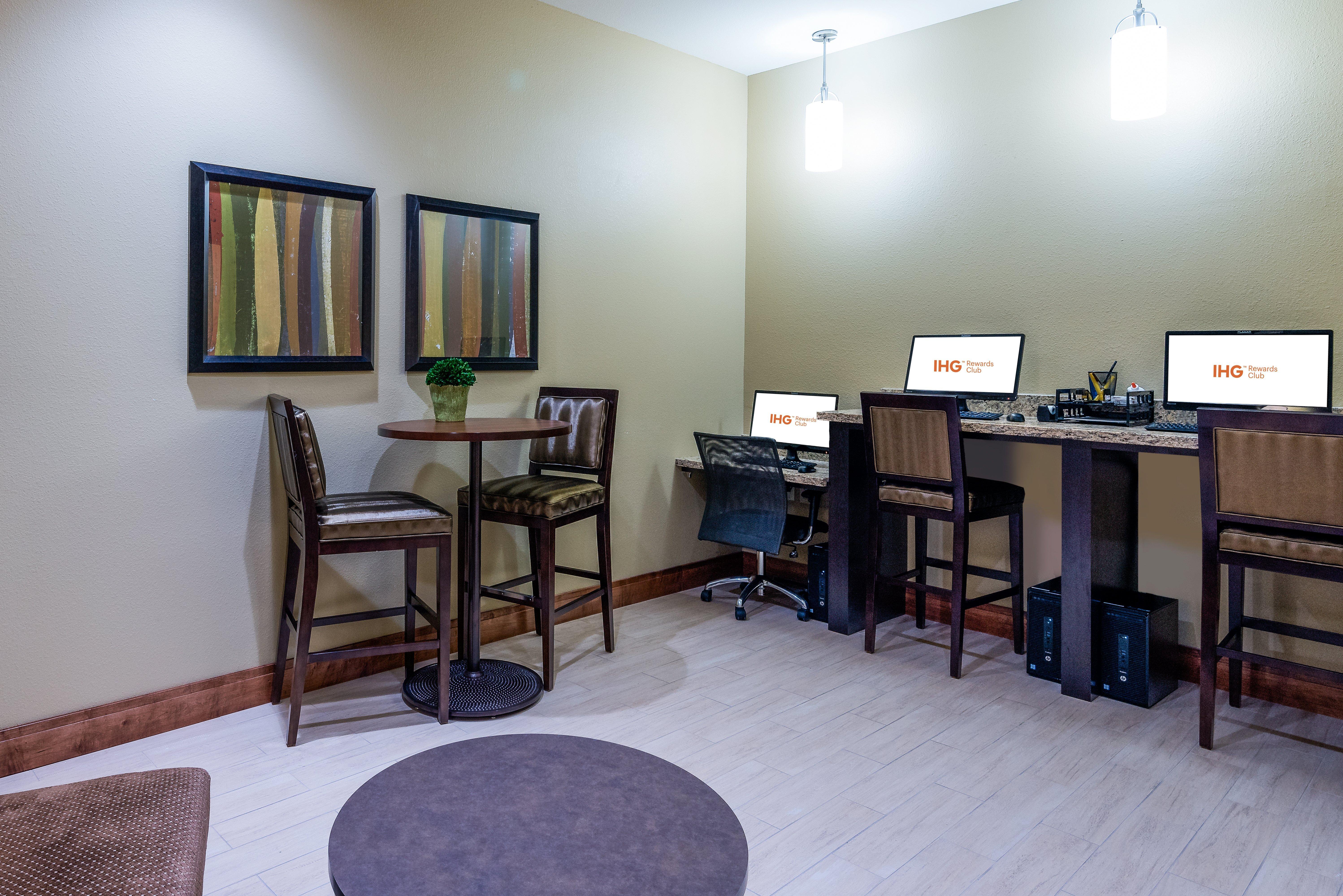 Staybridge Suites Eau Claire - Altoona By Ihg מראה חיצוני תמונה