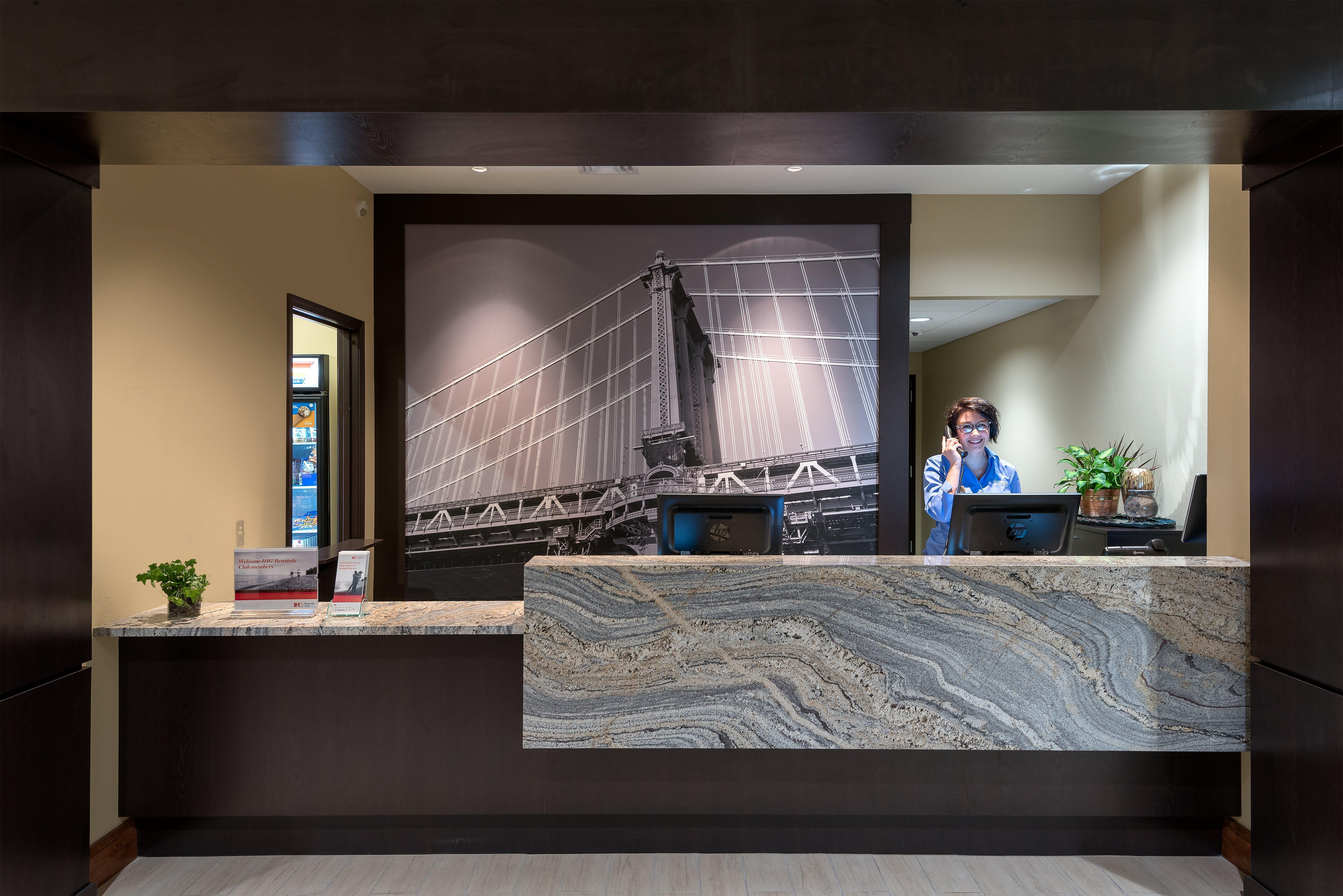 Staybridge Suites Eau Claire - Altoona By Ihg מראה חיצוני תמונה