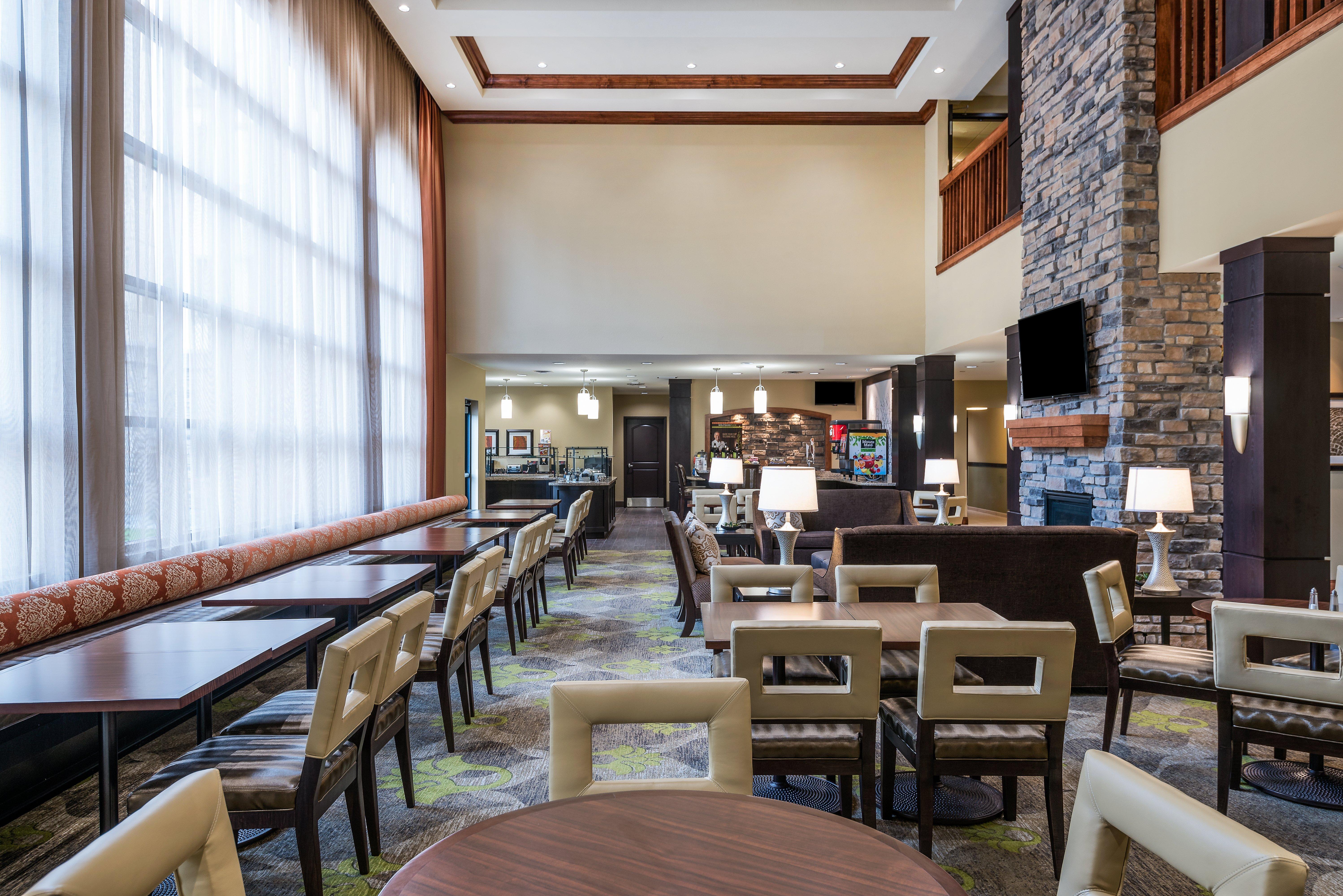 Staybridge Suites Eau Claire - Altoona By Ihg מראה חיצוני תמונה