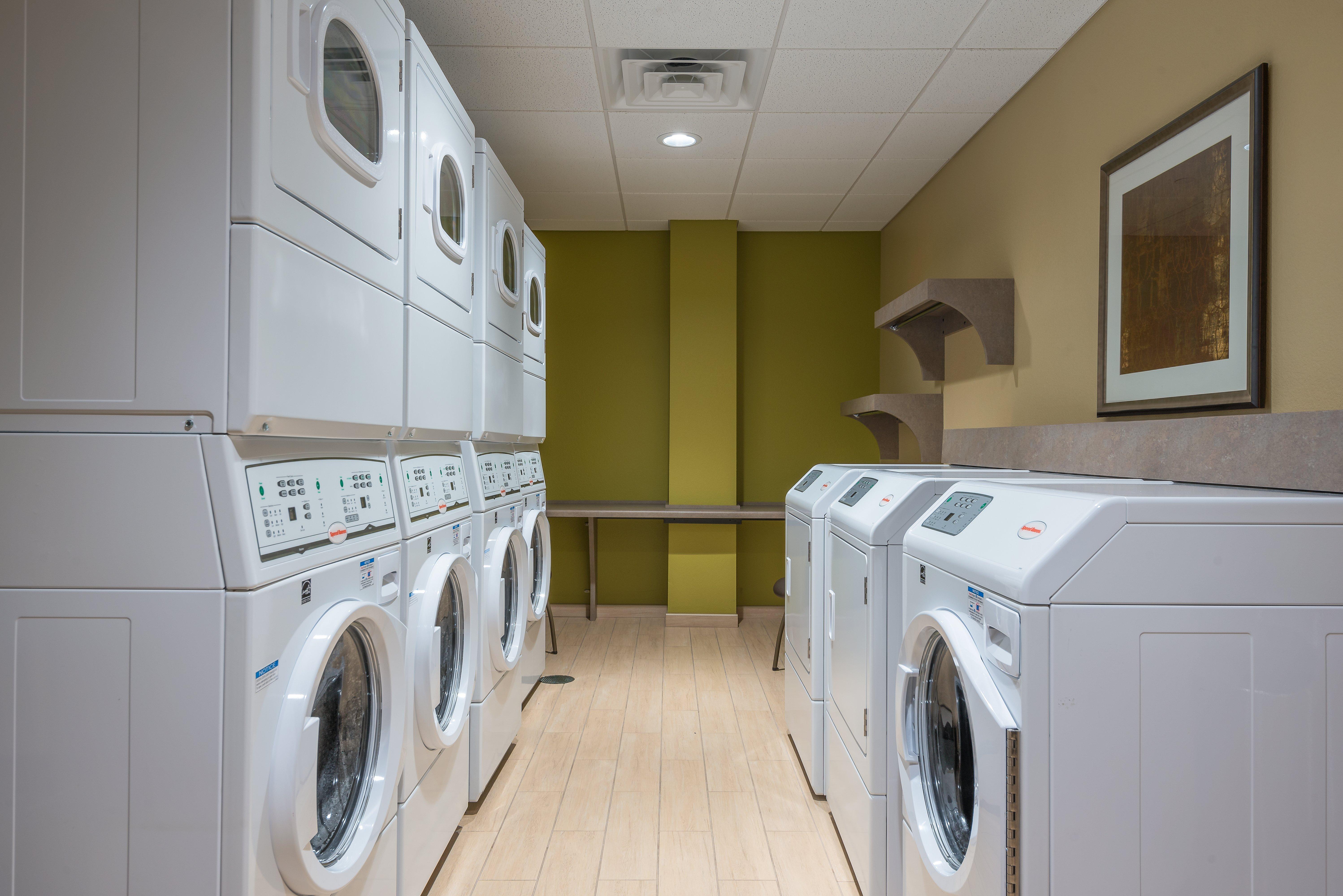 Staybridge Suites Eau Claire - Altoona By Ihg מראה חיצוני תמונה