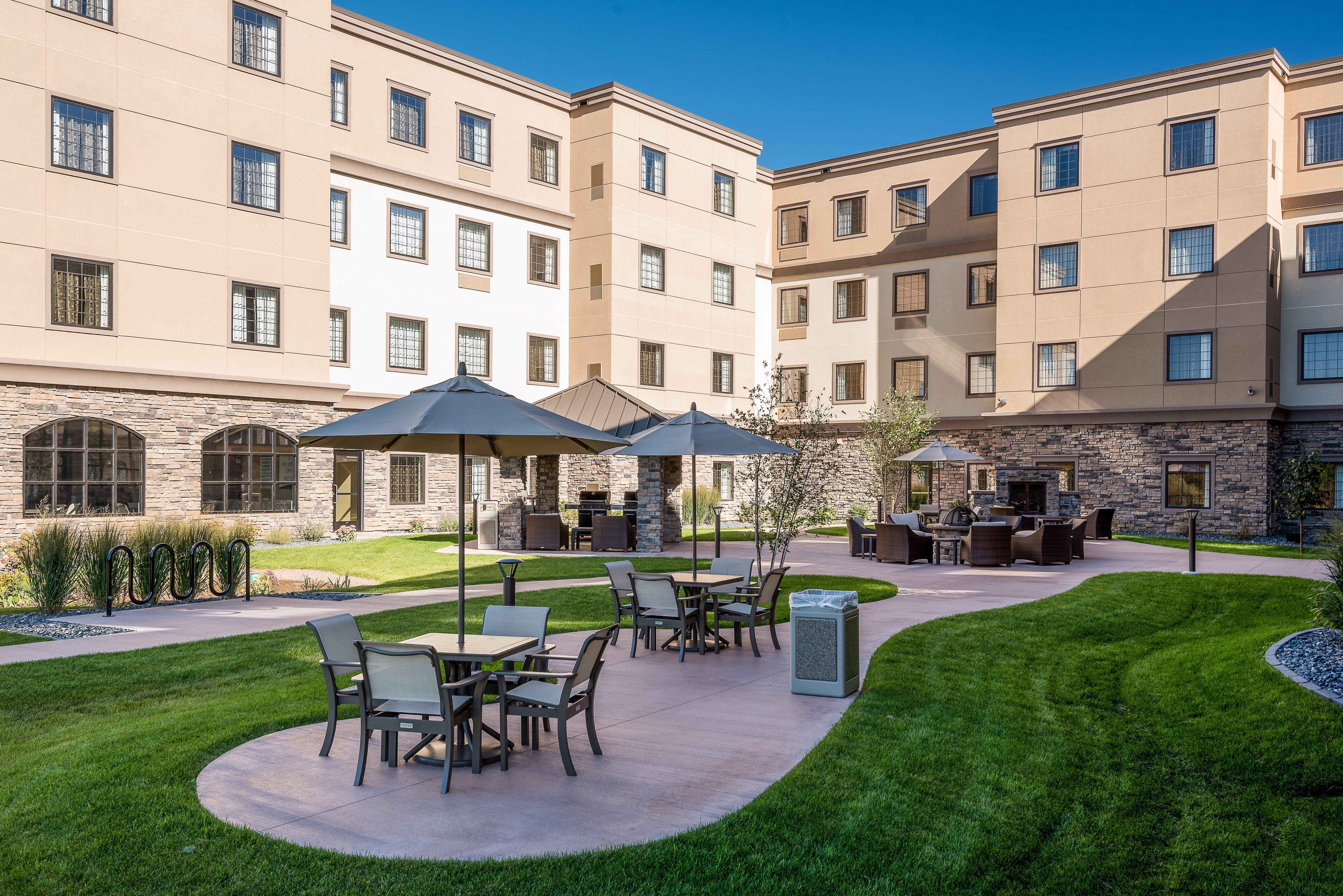 Staybridge Suites Eau Claire - Altoona By Ihg מראה חיצוני תמונה