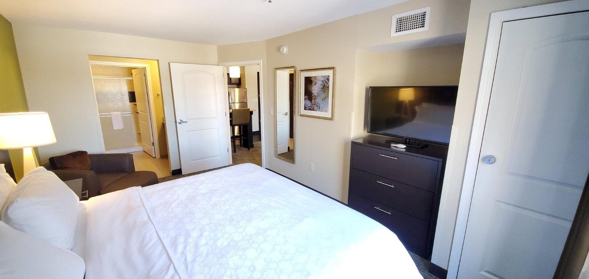 Staybridge Suites Eau Claire - Altoona By Ihg מראה חיצוני תמונה